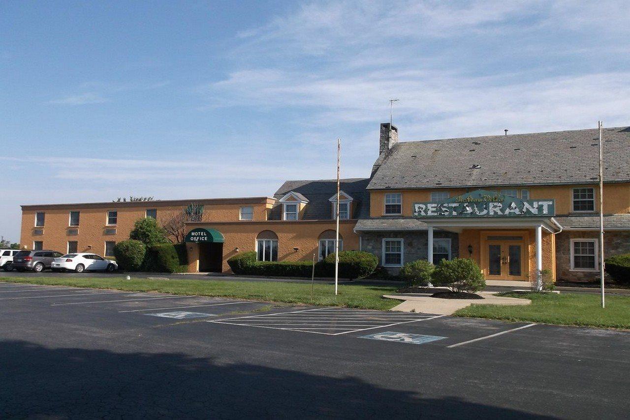 Rodeway Inn Amish Country Smoketown  Bagian luar foto